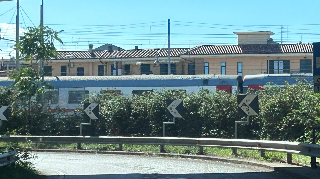 Auto ribaltata in A14 e treno soppresso: traffico in tilt nel tratto piceno
